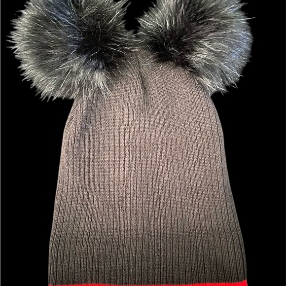 Mickey Pom Pom Beanie - Picture 3 of 5